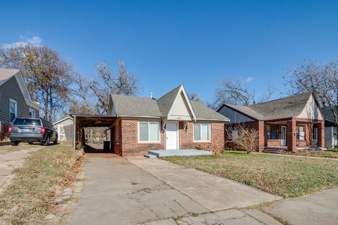 1009 NW 31st St in Oklahoma City, OK - Foto de edificio