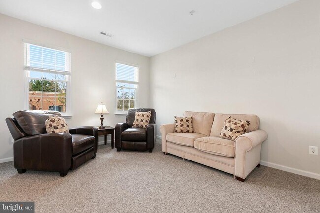 709 Gaither Rd in Rockville, MD - Building Photo - Building Photo