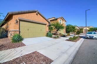 13286 N 144th Dr in Surprise, AZ - Building Photo - Building Photo