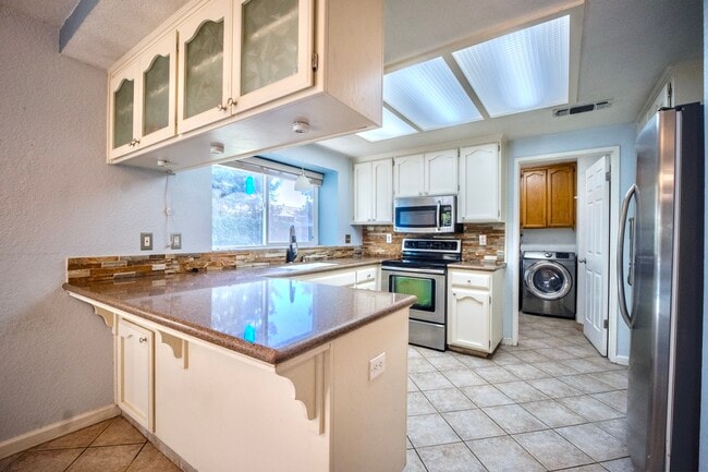 4404 Bluff Creek Dr in Modesto, CA - Building Photo - Building Photo