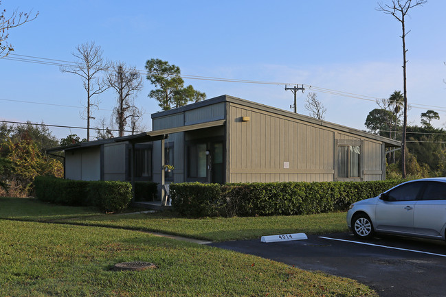 Heatherway Apartments in Fort Pierce, FL - Building Photo - Building Photo