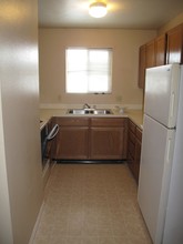1601 Falcon Dr in Ammon, ID - Foto de edificio - Building Photo