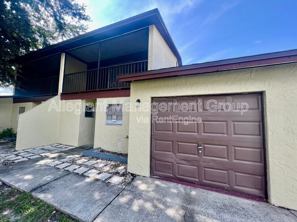 624 Royalty Ct in Poinciana, FL - Building Photo