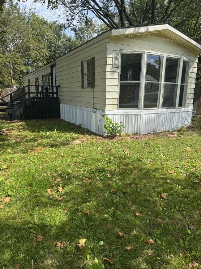 property at 328 NE Roselawn Ave