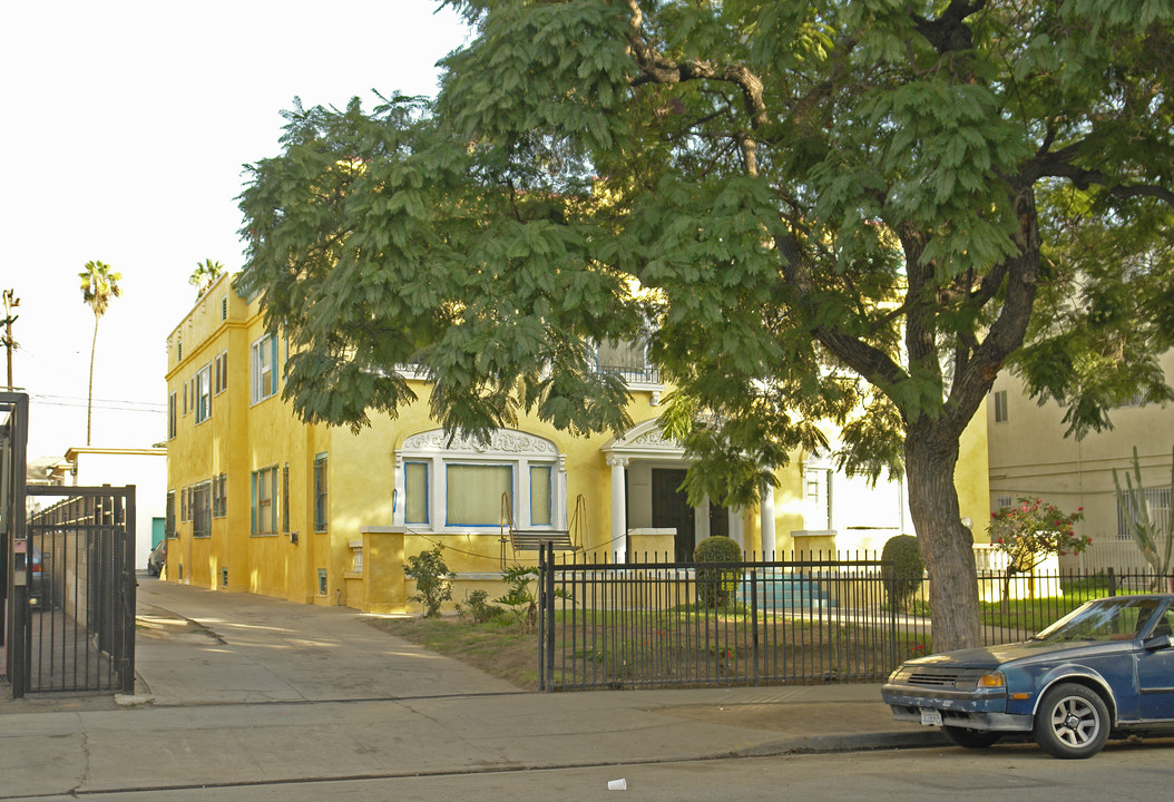 1400 S St Andrews Pl in Los Angeles, CA - Building Photo