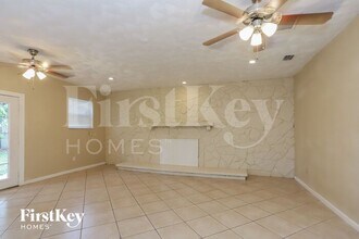 4261 44th Ave N in St. Petersburg, FL - Building Photo - Building Photo