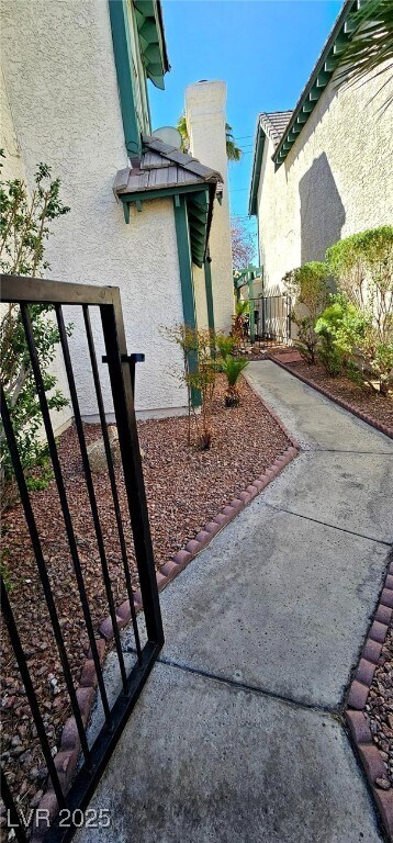 property at 3969 Weybridge Dr