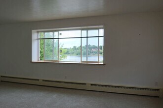 2565 Willow Ln in Lakewood, CO - Building Photo - Building Photo