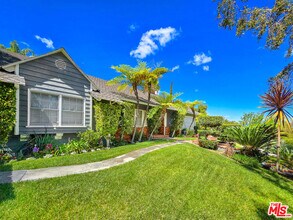 3690 Crownridge Dr in Los Angeles, CA - Building Photo - Building Photo