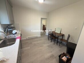 100 W Adams St, Unit 1A in Somerville, MA - Building Photo - Building Photo