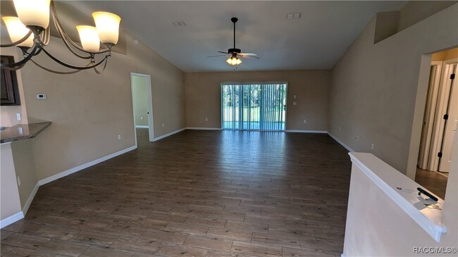 5295 W Customer Ct in Lecanto, FL - Building Photo - Building Photo