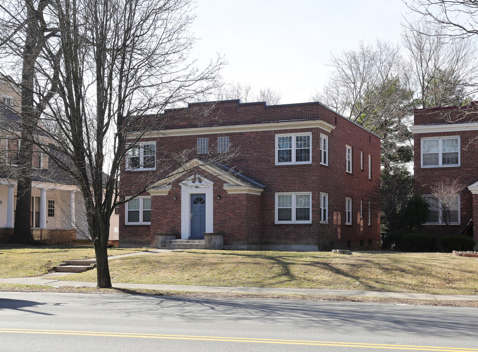 590 Western Ave in Albany, NY - Building Photo