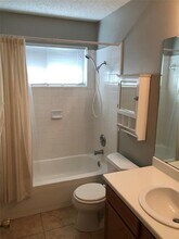 12910 Tantara Dr in Austin, TX - Foto de edificio - Building Photo