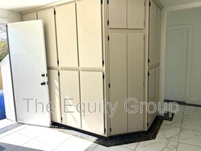 303 Riverside Dr in Woodlake, CA - Building Photo - Building Photo