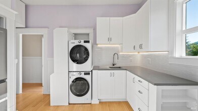 713 Sir Francis Drake Blvd in San Anselmo, CA - Building Photo - Building Photo
