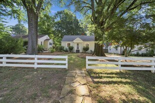 1424 Lyon Ct, Unit 1229B in Charlotte, NC - Building Photo