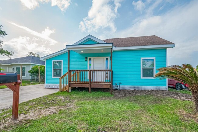 property at 922 Tallow Dr