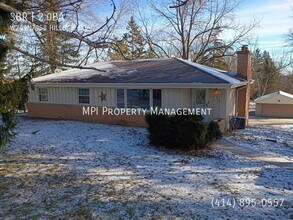 W249N7958 Hillside Rd in Sussex, WI - Building Photo - Building Photo