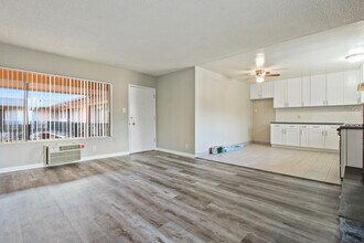 15464 Moorpark St in Sherman Oaks, CA - Building Photo - Building Photo