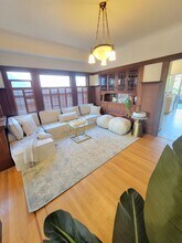 1707 35th St, Unit Unit A in Sacramento, CA - Building Photo - Building Photo