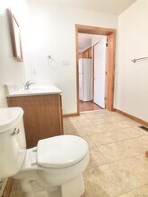 331 W Post Rd in White Plains, NY - Building Photo - Building Photo