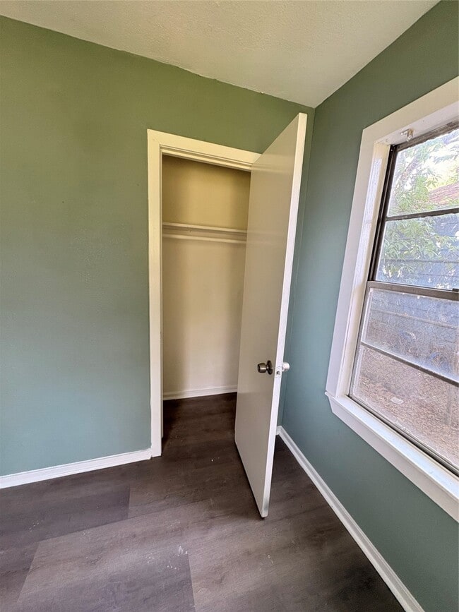 4323 Groton Dr in Houston, TX - Building Photo - Building Photo