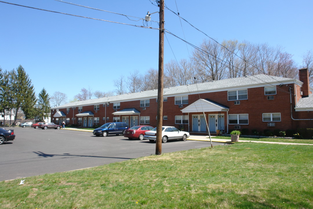 175 South St in Eatontown, NJ - Building Photo