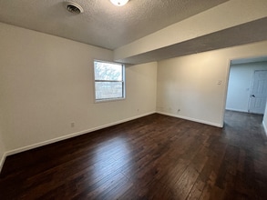 103 Warren St in Richland, MO - Foto de edificio - Building Photo