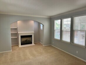 414 W Moraga St in Mountain House, CA - Building Photo - Building Photo