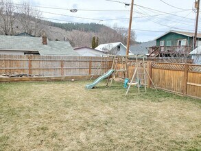 2010 1st St in La Grande, OR - Building Photo - Building Photo