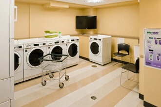 63 Gordon St, Unit 10-5L in Boston, MA - Building Photo - Building Photo