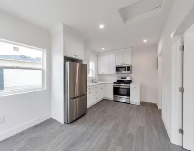 6159 Clybourn Ave, Unit 6159 Clybourn in North Hollywood, CA - Building Photo - Building Photo