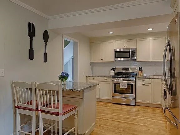 85 Arnold St in Quincy, MA - Building Photo - Building Photo