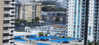 2030 S Ocean Dr in Hallandale Beach, FL - Building Photo