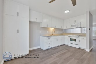 24818 Eshelman Avenue in Lomita, CA - Foto de edificio - Building Photo