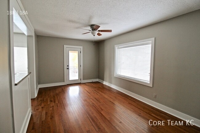 4328 Roanoke Pkwy in Kansas City, MO - Building Photo - Building Photo