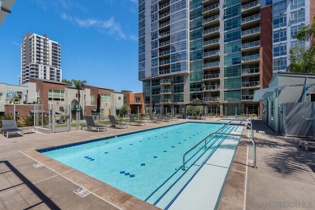 800 The Mark Ln, Unit 1902 in San Diego, CA - Building Photo - Building Photo