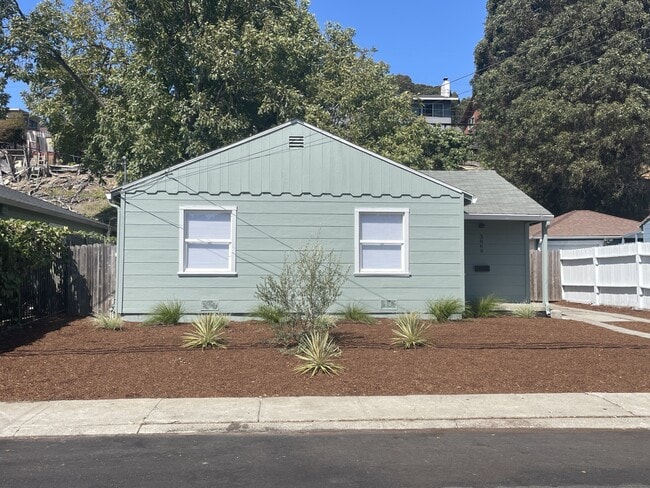 property at 3069 Rollingwood Dr
