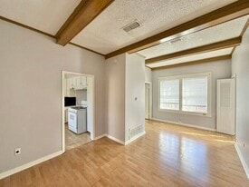 123 W Phillips St in Tyler, TX - Building Photo