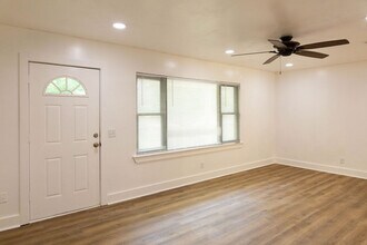 2321 Laverne Ave in Fayetteville, AR - Building Photo - Building Photo