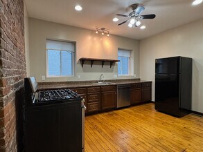 5133 Kent Way in Pittsburgh, PA - Foto de edificio - Building Photo