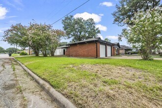 4903 Mayflower St in Houston, TX - Building Photo - Building Photo
