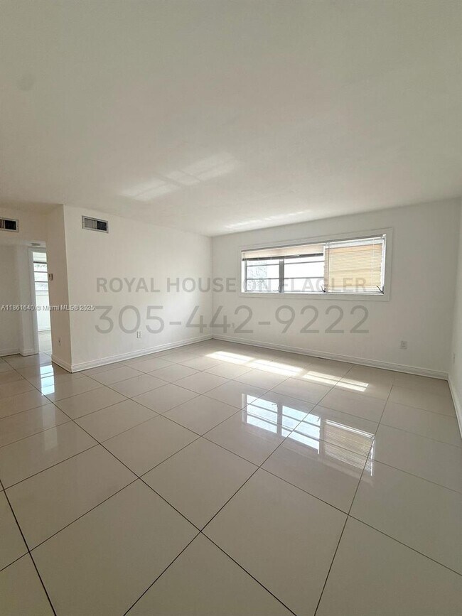 4410 W Flagler St in Coral Gables, FL - Foto de edificio - Building Photo