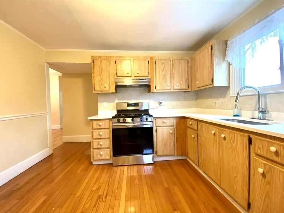 4 Dickson St, Unit #1 in Somerville, MA - Building Photo