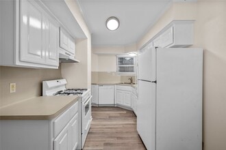 102 The Strand in Galveston, TX - Building Photo - Building Photo