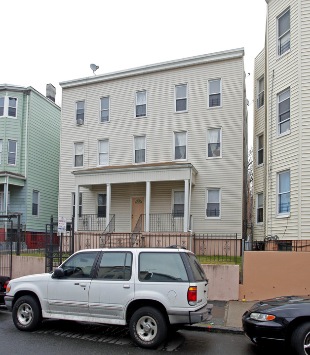 50 Caroline Ave in Yonkers, NY - Building Photo