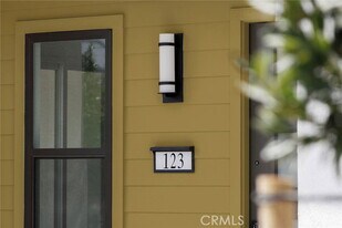 123 Bosal in Irvine, CA - Building Photo