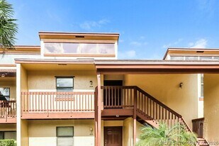 304 Lakeview Dr E in Royal Palm Beach, FL - Building Photo
