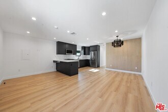 12257 Collins St in Los Angeles, CA - Building Photo - Building Photo