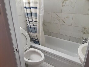 1713 S 8th St, Unit 1 in Philadelphia, PA - Building Photo - Building Photo